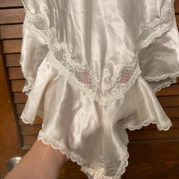 Vintage cream teddy camisole size M - Picture 4 of 9